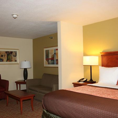 Heritage Hotel And Suites Dickinson Bagian luar foto