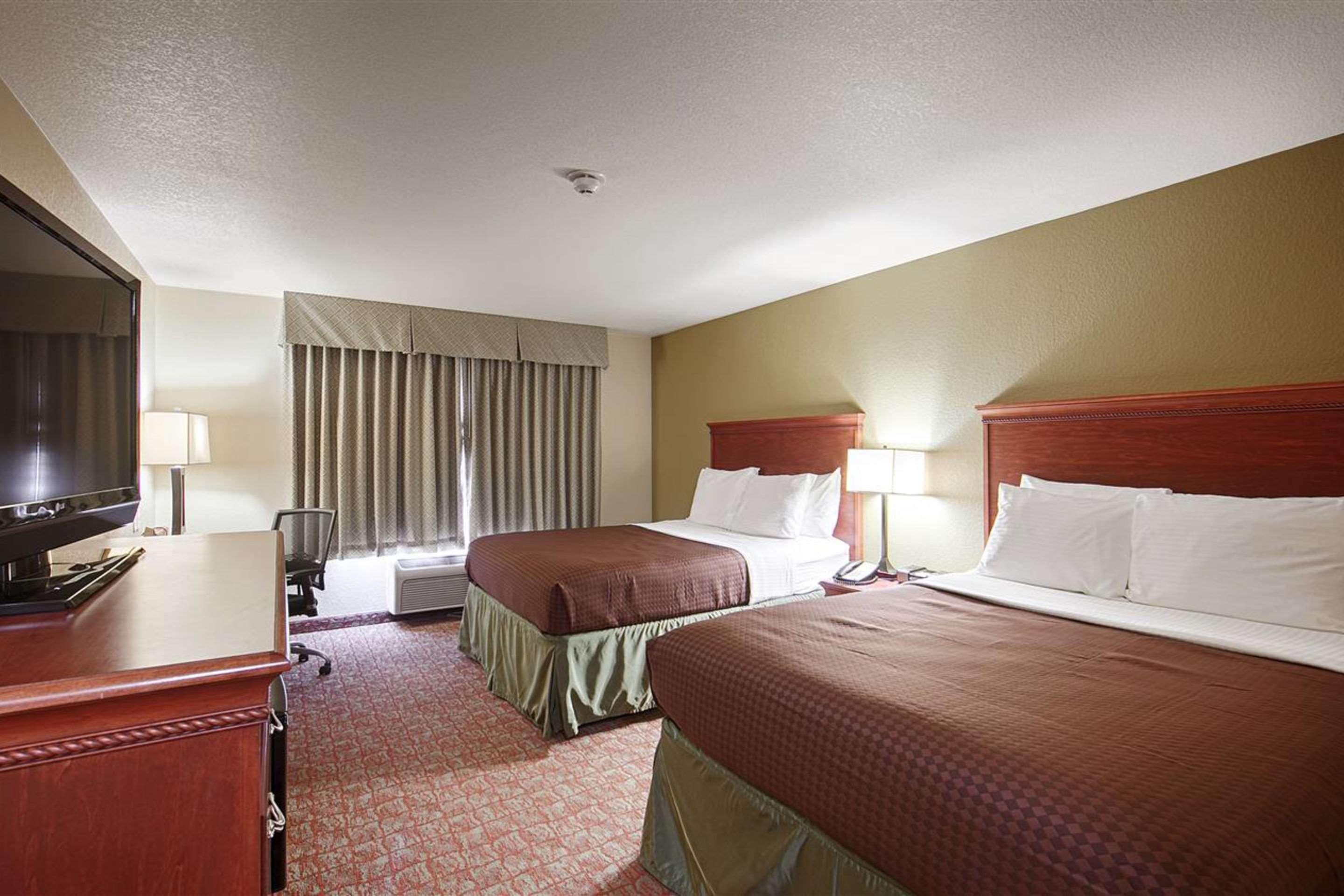 Heritage Hotel And Suites Dickinson Bagian luar foto