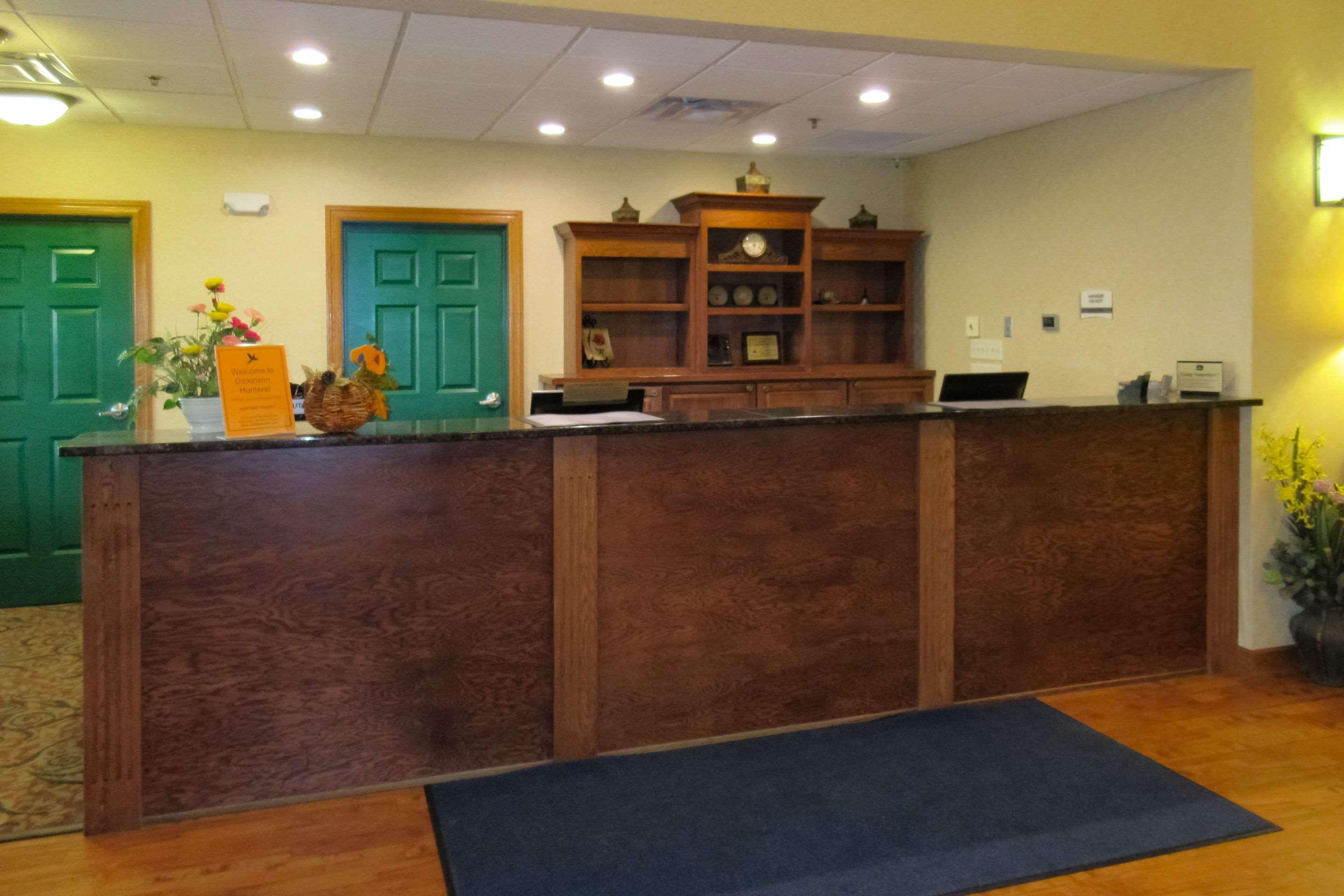 Heritage Hotel And Suites Dickinson Bagian luar foto