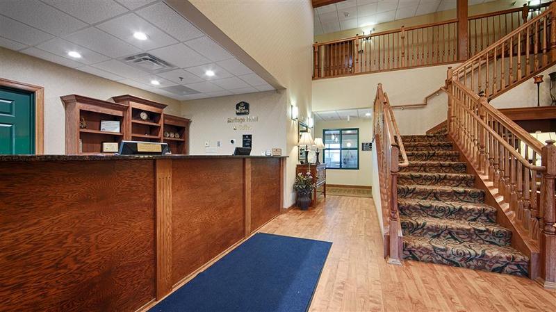 Heritage Hotel And Suites Dickinson Bagian luar foto