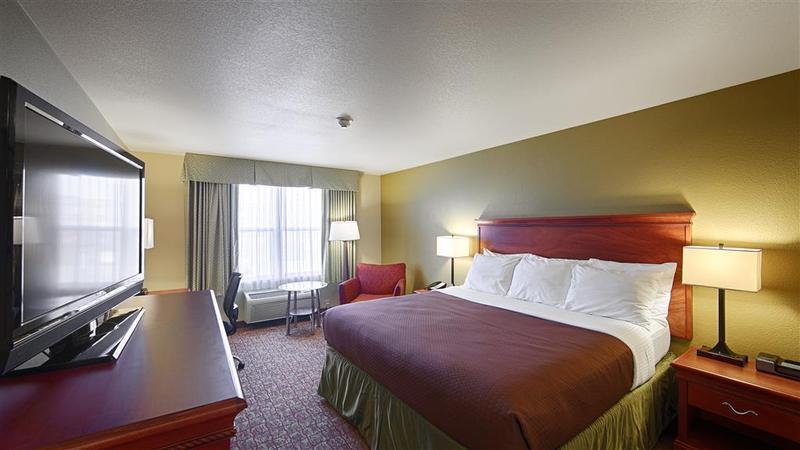 Heritage Hotel And Suites Dickinson Bagian luar foto